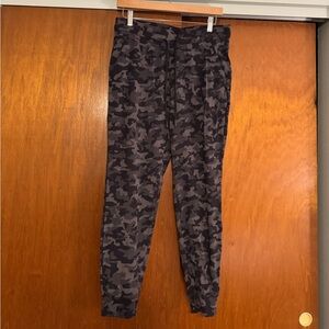 Lululemon Ready to Rulu Pant sz 10 Heritage Camo